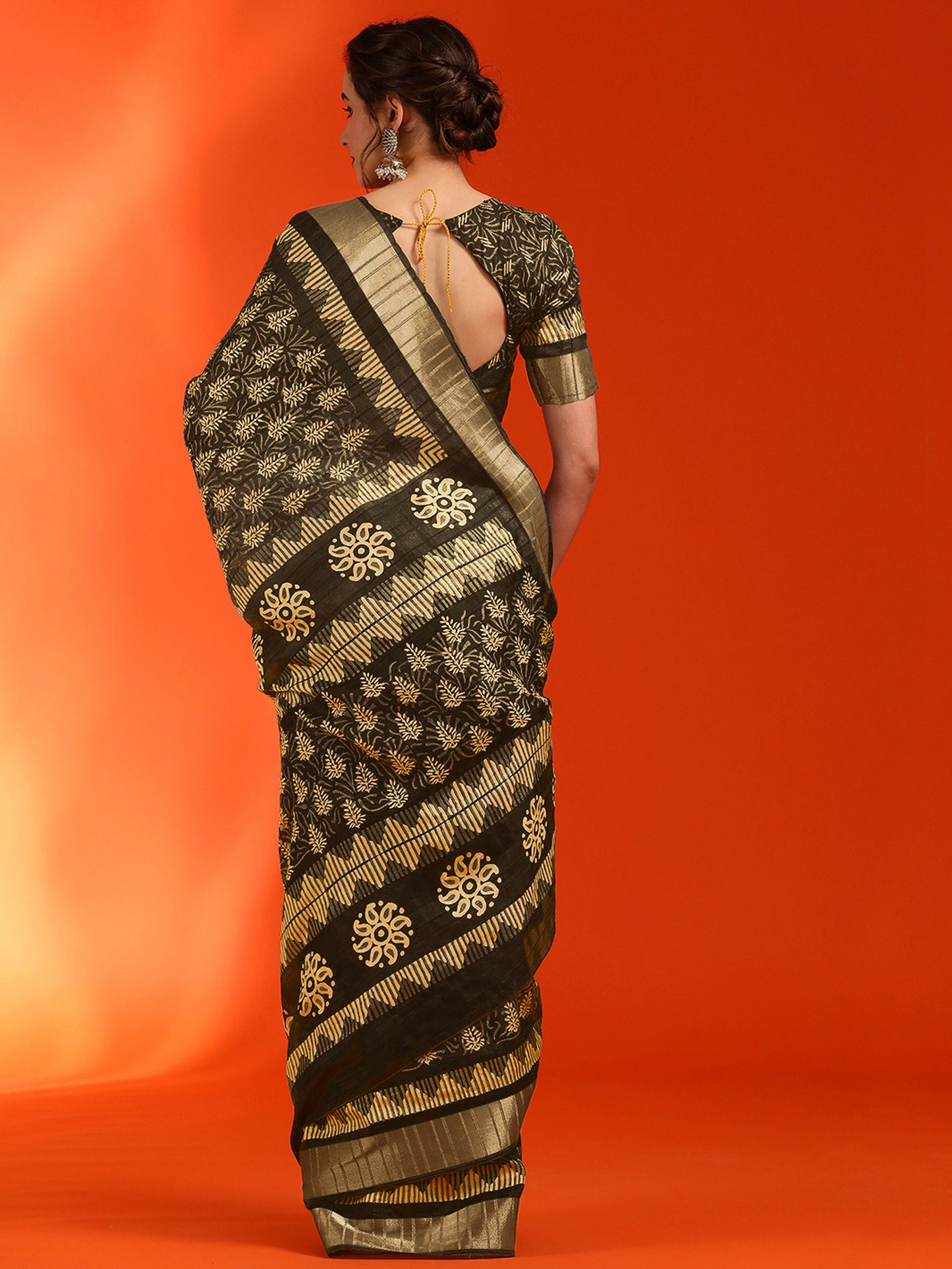 Women's Cotton Silk Olive Printed Designer Saree With Blouse Piece