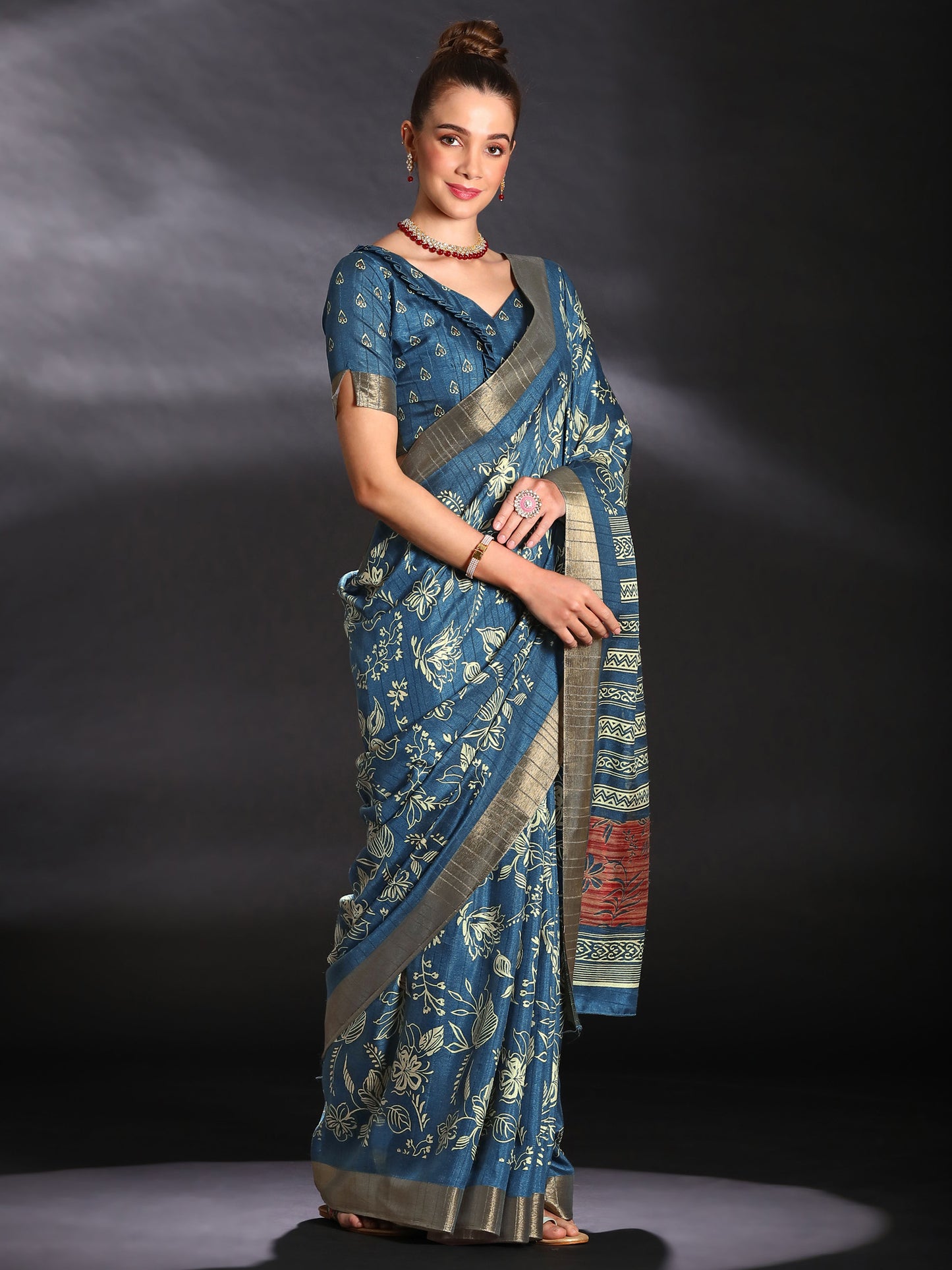 Women's Silk Blend Blue Printed Designer Saree With Blouse Piece