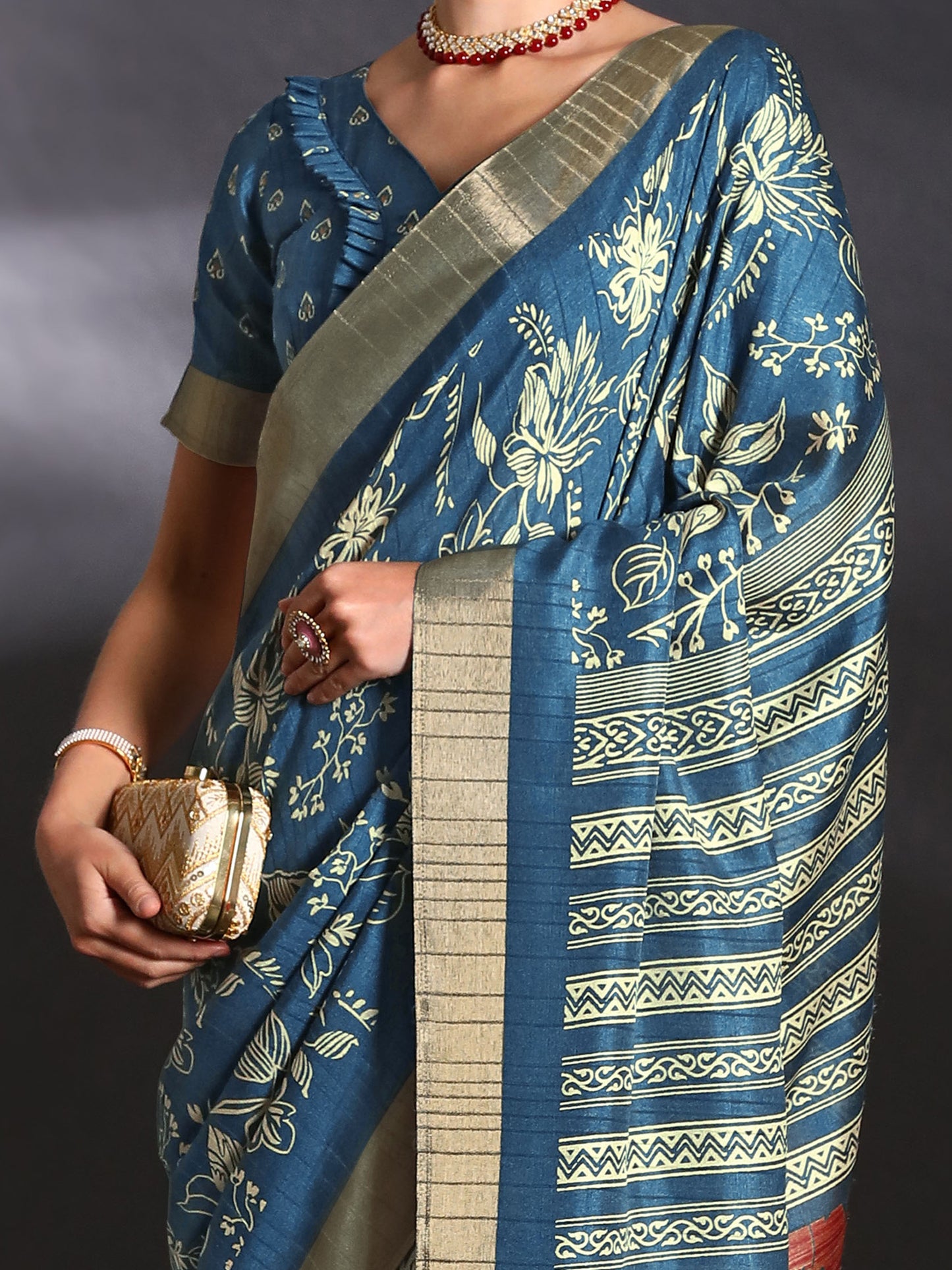 Women's Silk Blend Blue Printed Designer Saree With Blouse Piece