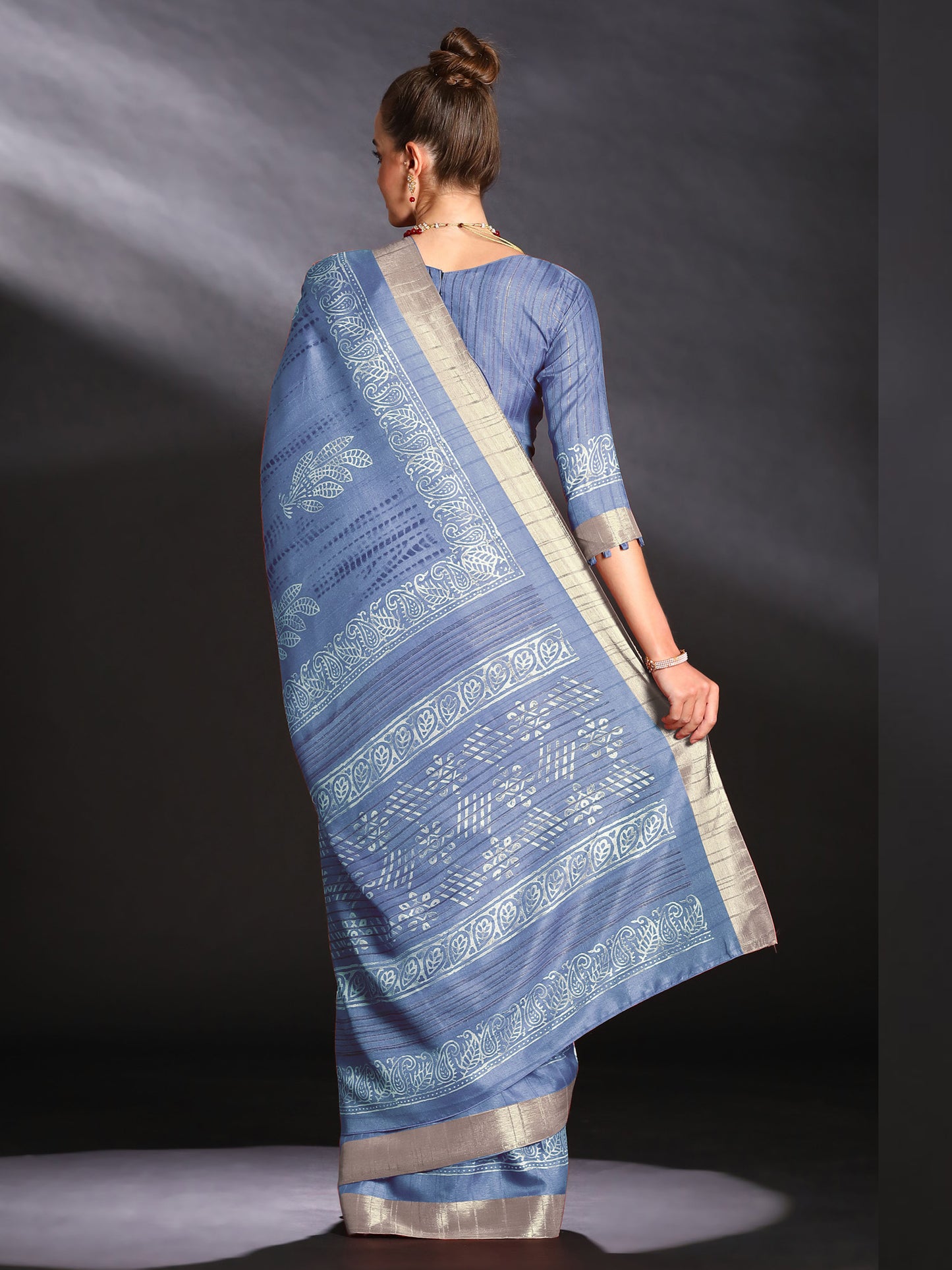 Women's Silk Blend Blue Printed Designer Saree With Blouse Piece