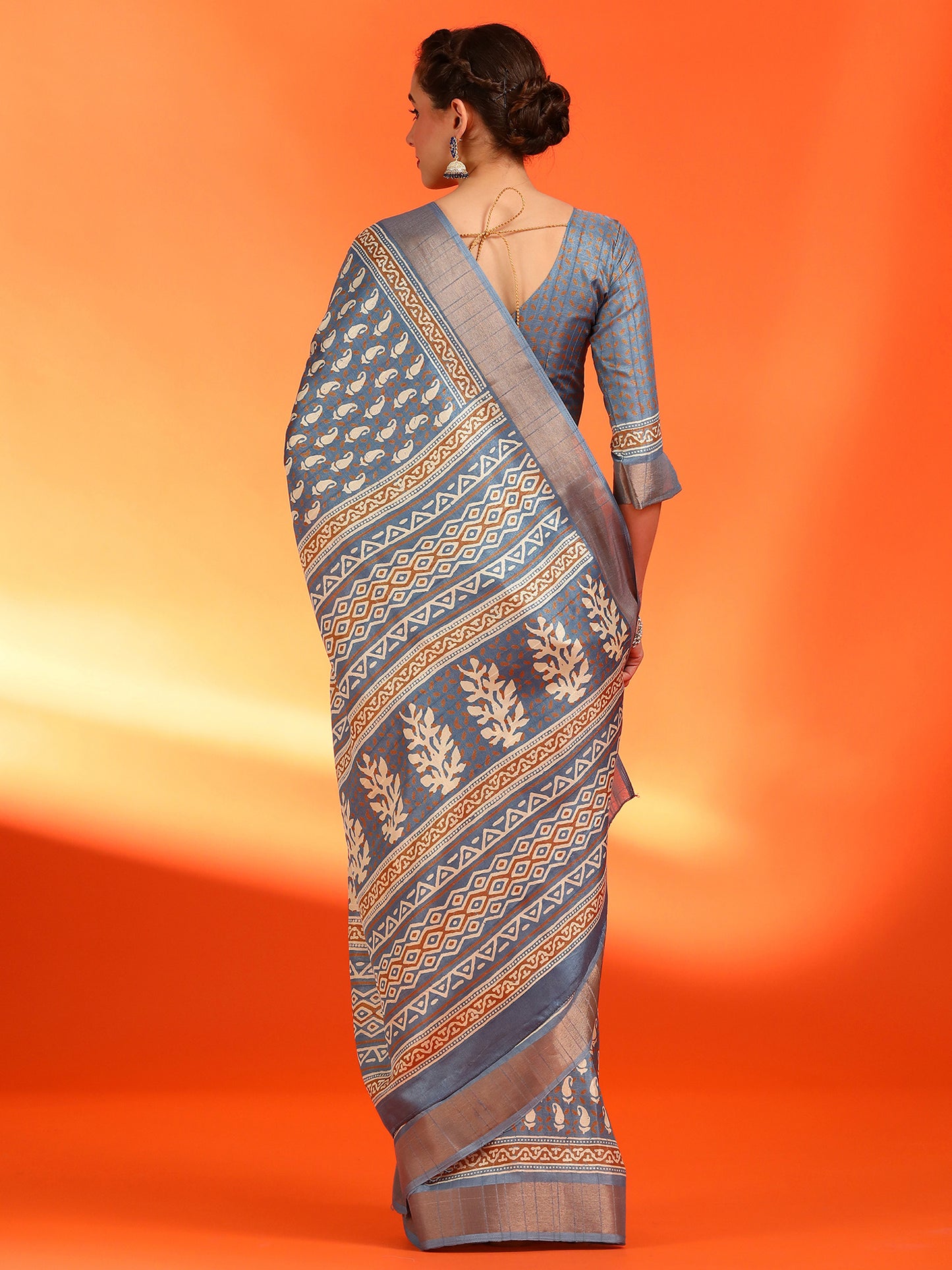 Women's Silk Blend Grey Printed Designer Saree With Blouse Piece