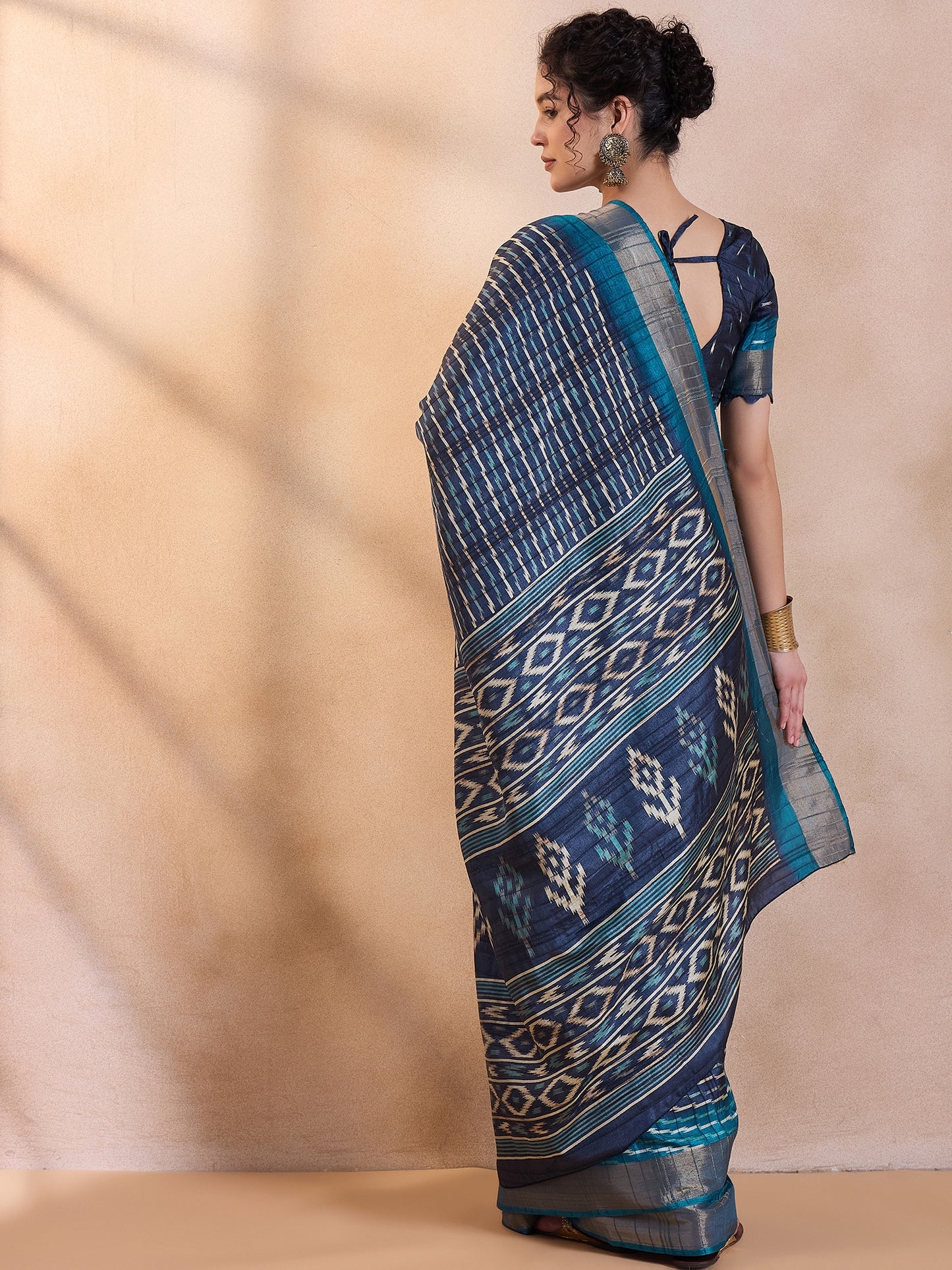 Women's Silk Blend Navy Blue Printed Designer Saree With Blouse Piece