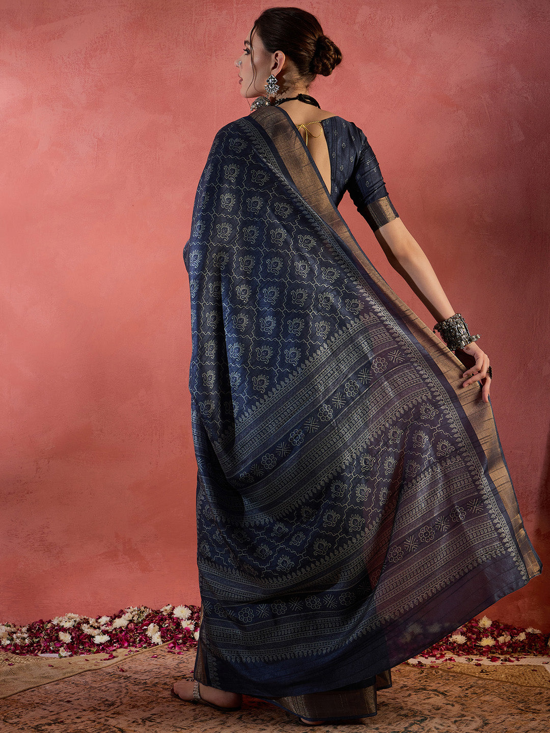 Women's Silk Blend Navy Blue Printed Designer Saree With Blouse Piece