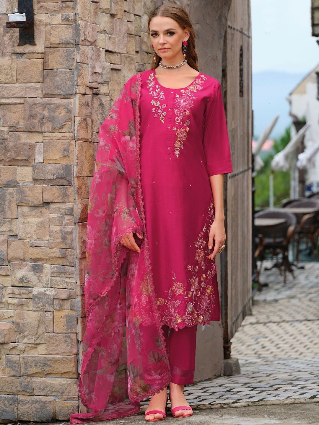 Dhiyona IE Women Floral Embroidered Kurta with Trousers & Dupatta