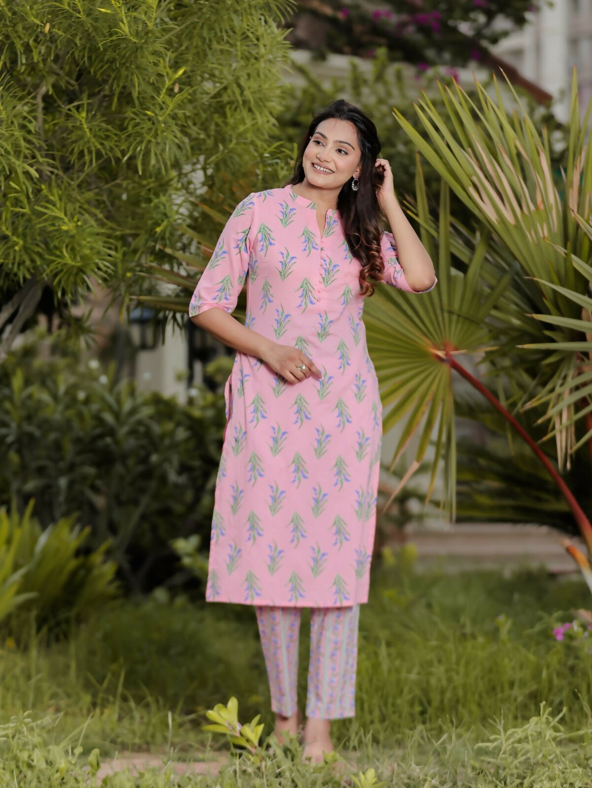 Women's Straight Soft Cotton Floral Print Women's Kurta - Pink