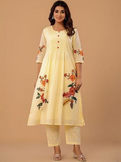 Women Floral Printed Pleated Pure Cotton Kurta with Trousers