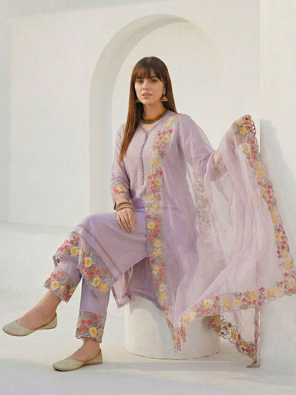 Dhiyona CH Women Floral Embroidered Regular Thread Work Kurta with Trousers & With Dupatta