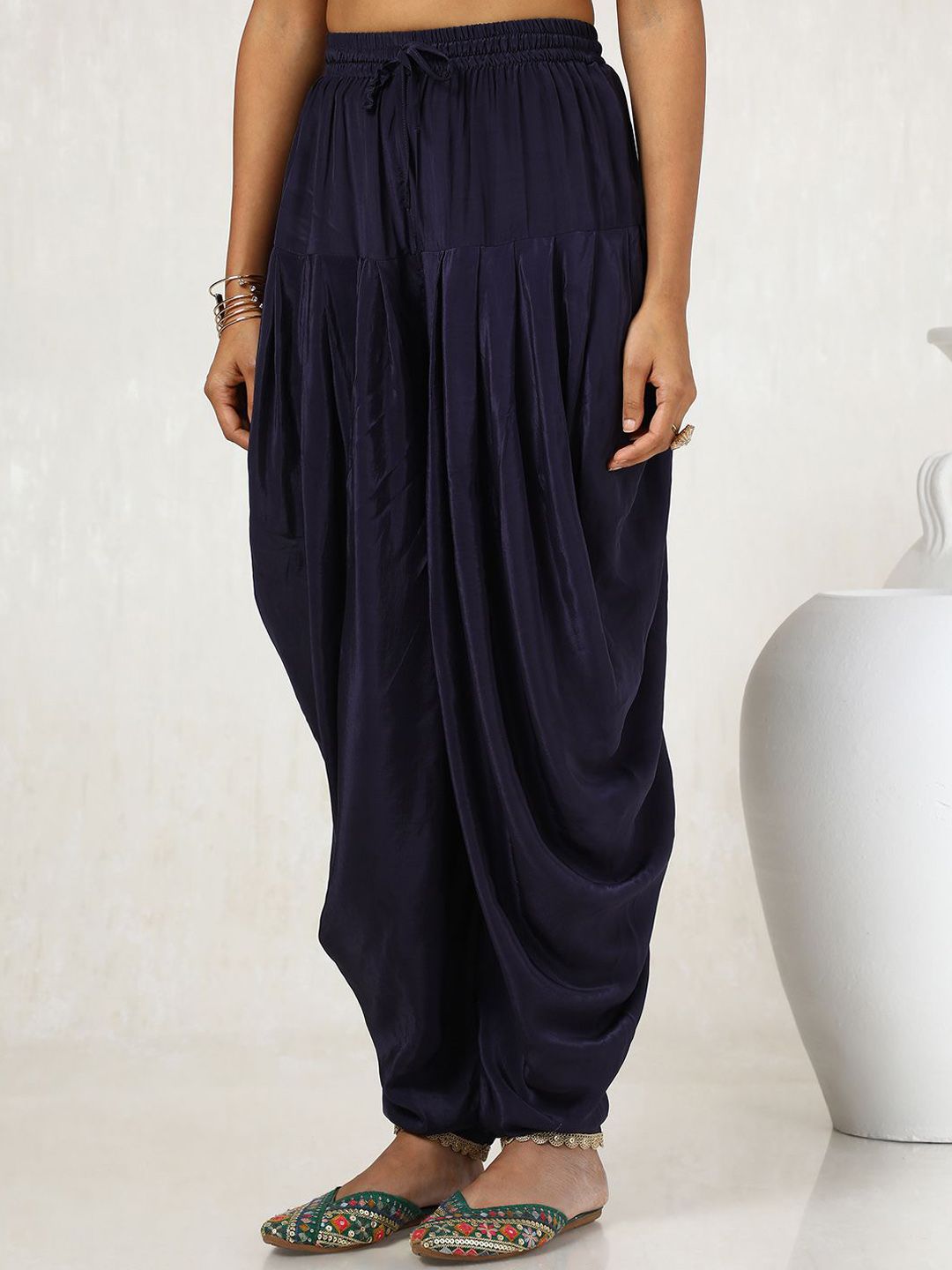 Dhiyona SO Women's Green Ethnic Motifs Printed Mirror Work Kurta With Dhoti Pants & Potli Bag