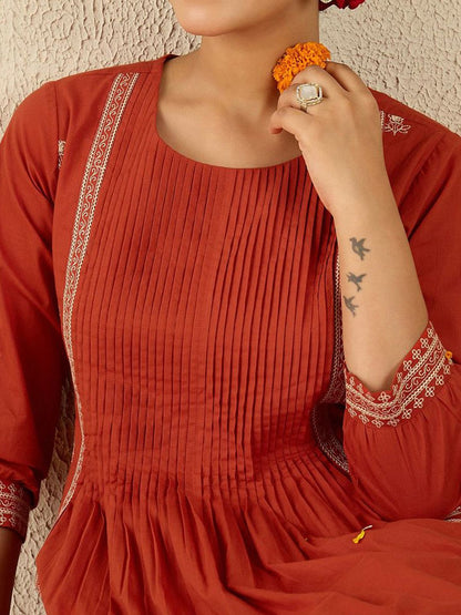 Floral Embroidered Thread Work Pure Cotton Kurta With Trousers