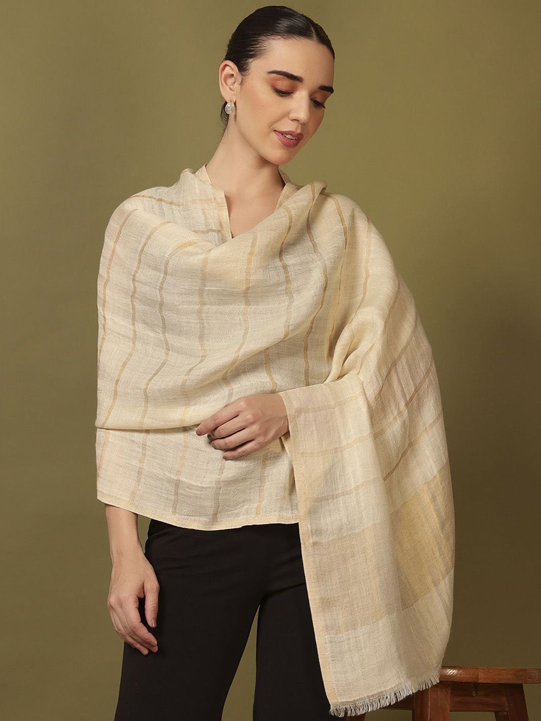 Dhiyona PA Checked Woven Design Reversible Gulzarim Pashmina Fine Wool Shawl