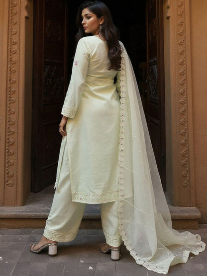 Women Embroidered Regular Thread Work Pure Cotton Kurta with Trousers & Dupatta