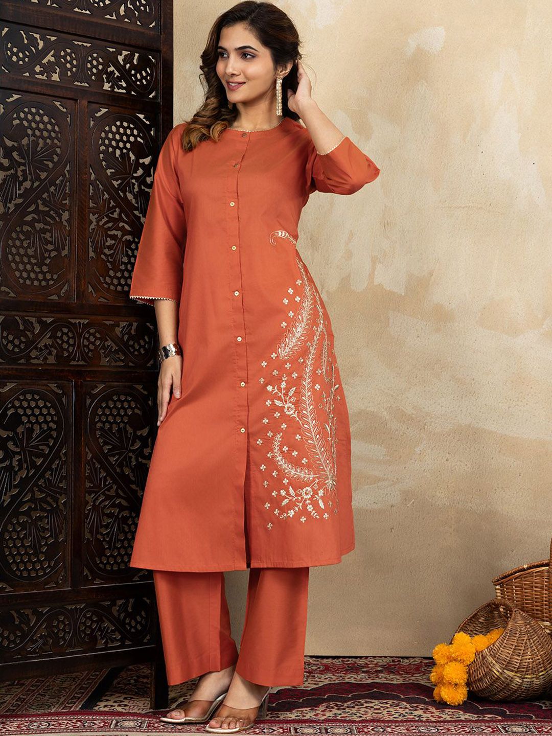 Dhiyona PD Women Women Embroidered Straight Kurta & Trousers