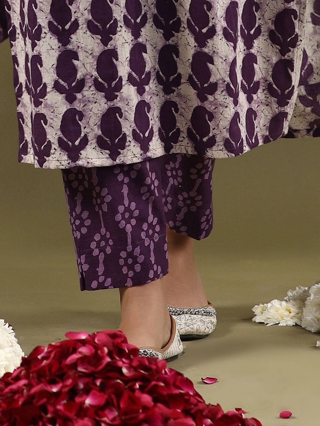 Paisley Printed Regular Pure Cotton Straight Kurta with Trousers & Dupatta