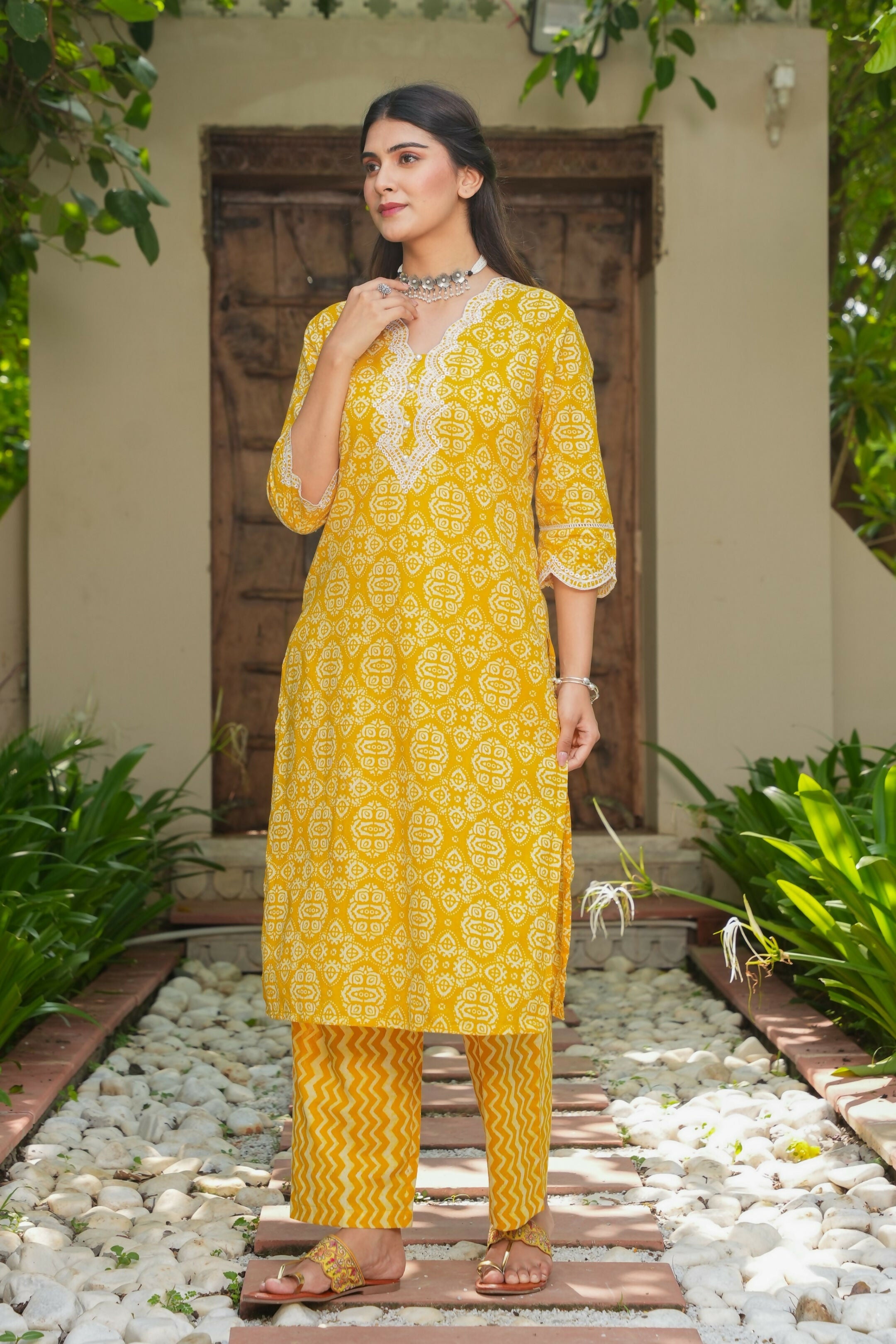 Women's Straight Soft Cotton Geometric Print Women's Kurta - Yellow