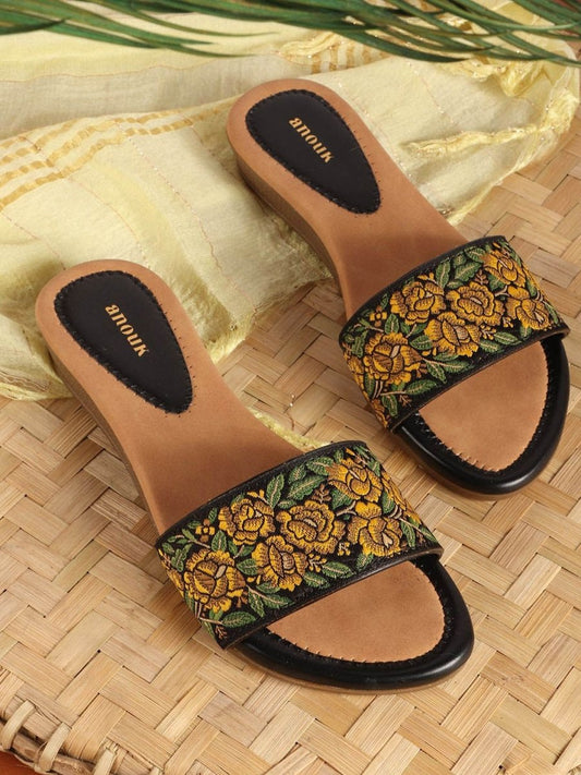 Dhiyona AK Women Embroidered Open Toe Flats