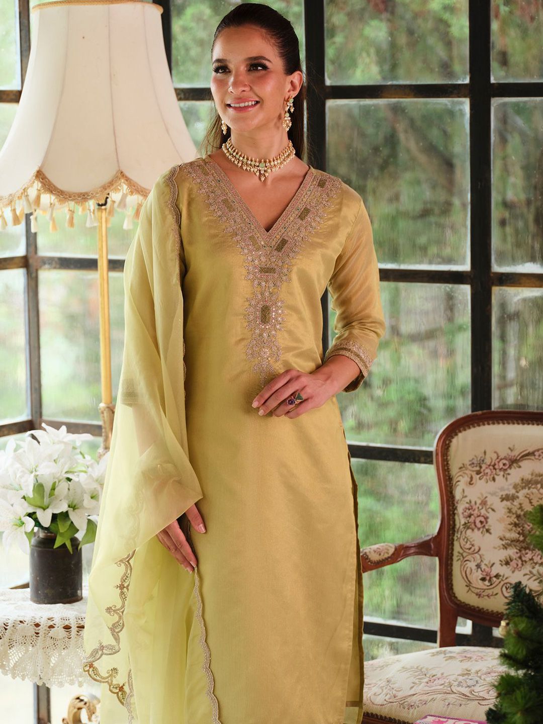 Dhiyona IE Women Ethnic Motifs Embroidered Kurta with Trousers & With Dupatta Kurta Sets