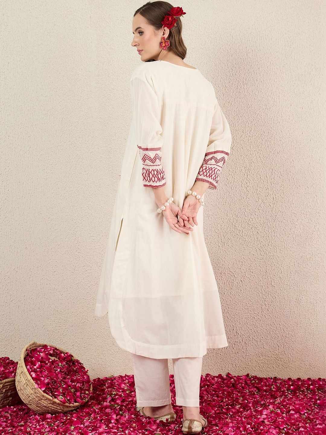 Women Ethnic Motifs Embroidered Regular Thread Work Pure Cotton Kurta with Trousers