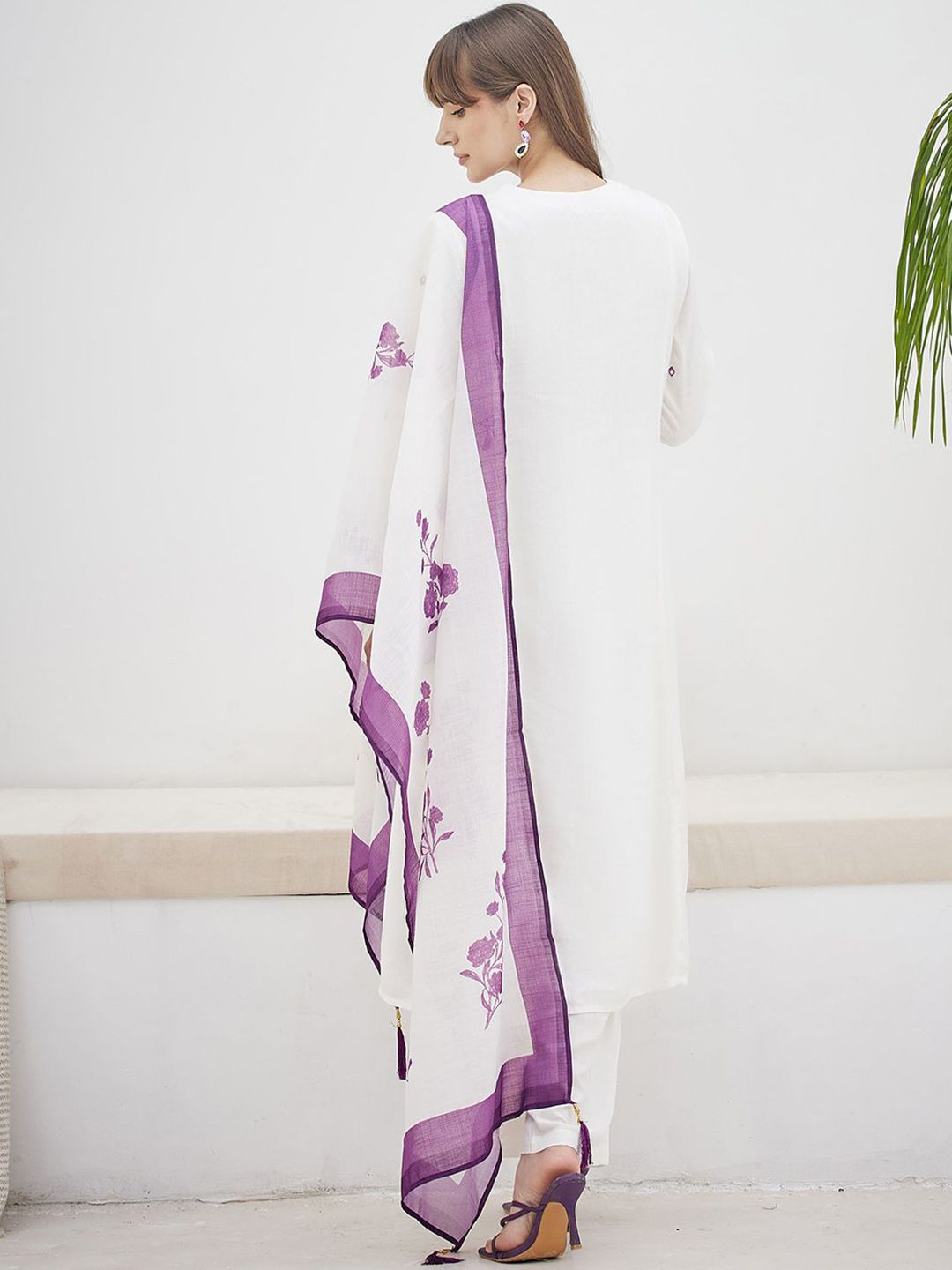 Women Floral Printed Regular Kurta with Trousers & Dupatta