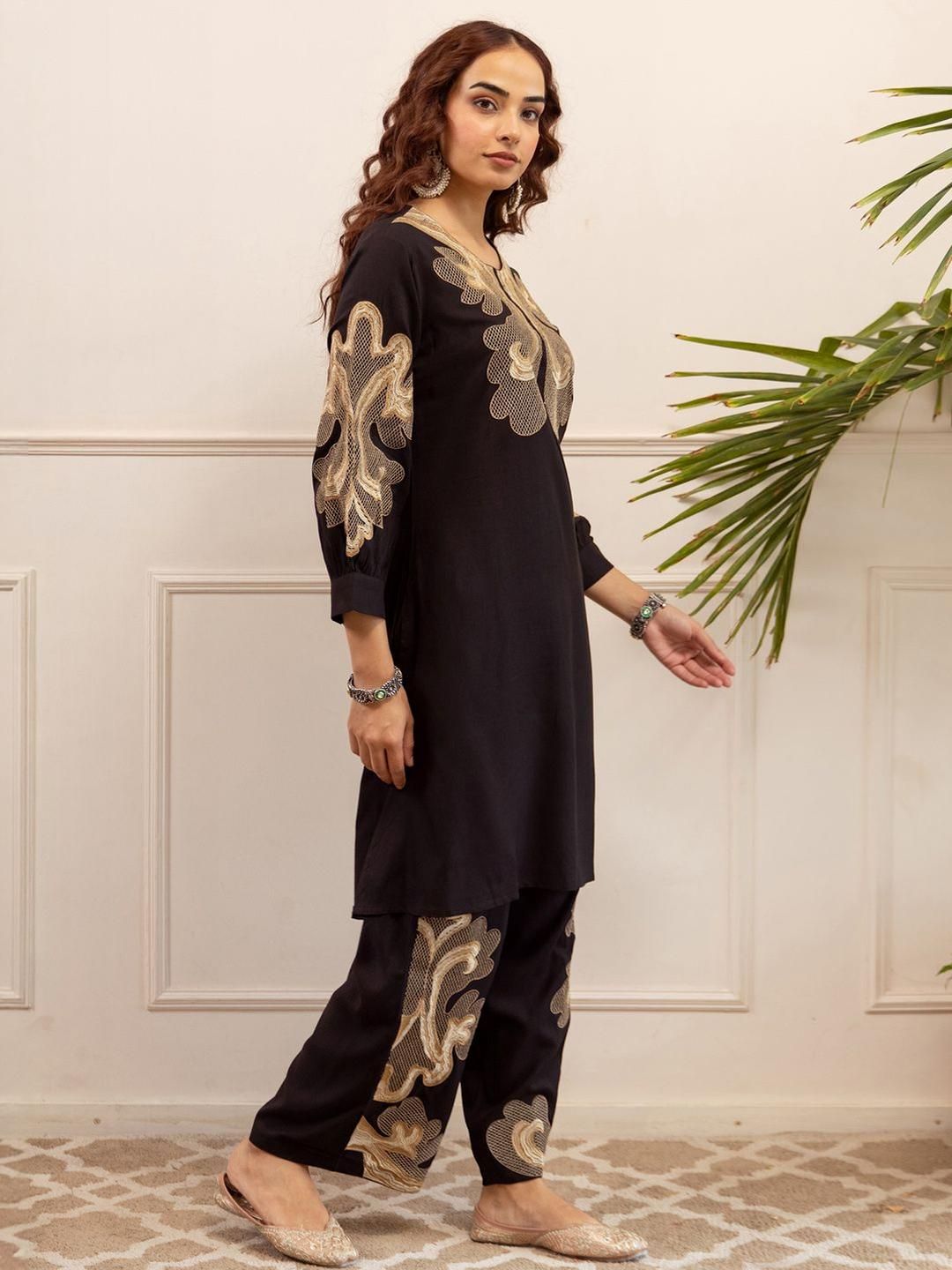 Women Embroidered Regular Thread Work Kurta with Palazzos