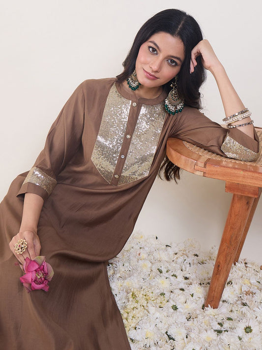 Dhiyona IE Embroidered Mandarin Collar Tunic With Trousers