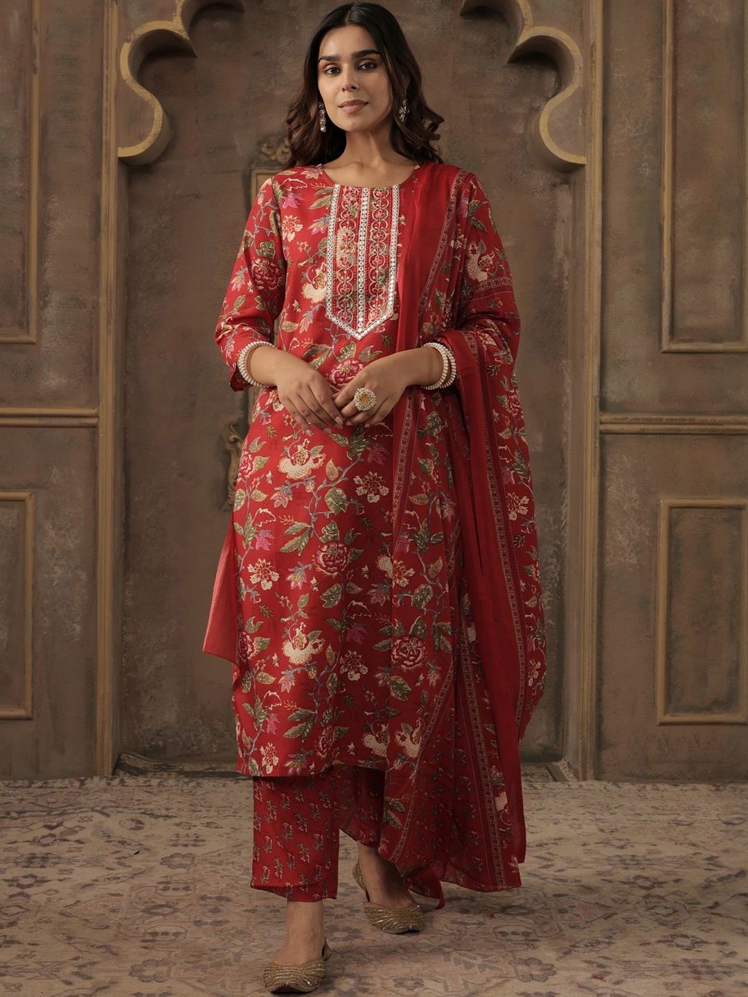 Women Floral Printed Kurta with Trousers & Dupatta
