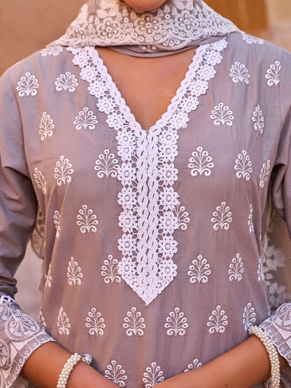 Women Ethnic Motifs Embroidered Regular Thread Work Pure Cotton Kurta with Trousers & With Dupatta