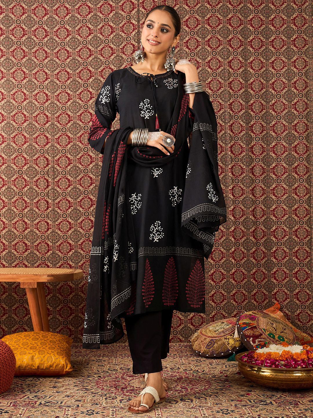 Dhiyona IE Women's Floral Printed Tie-Up Neck Pure Cotton Straight Kurta & Trousers With Dupatta