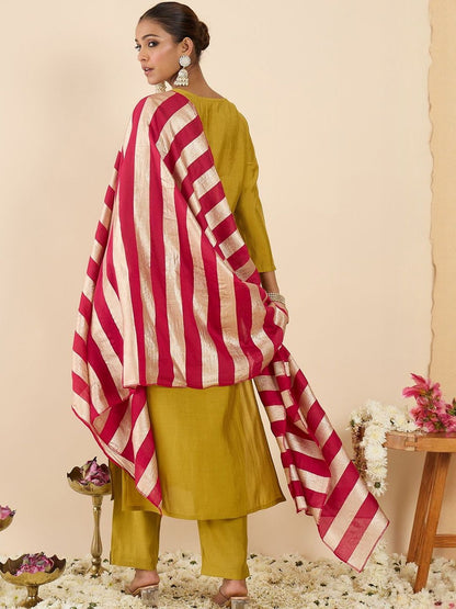 Women Ethnic Motifs Embroidered Regular Thread Work Kurta with Trousers & With Dupatta