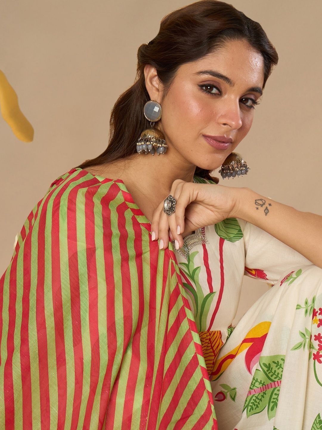 Women Floral Printed Empire Thread Work Pure Cotton Kurta with Trousers & With Dupatta