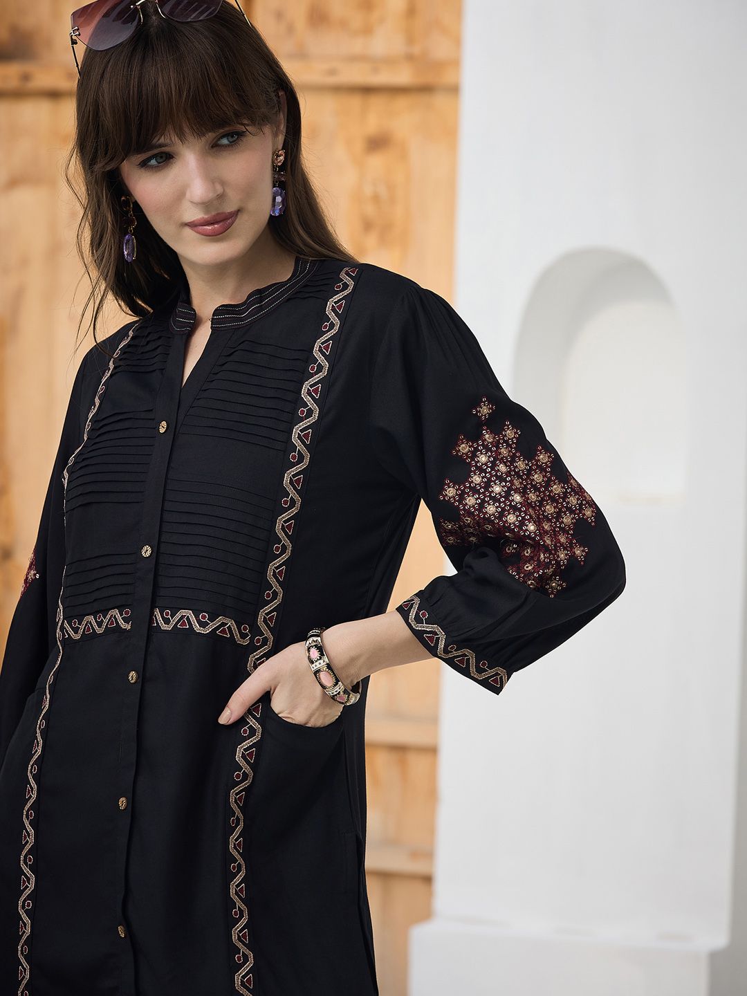 Dhiyona IE Embroidered Mandarin Collar Tunic With Trousers