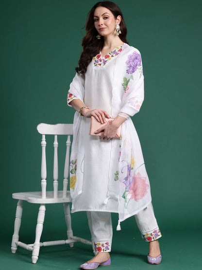 Women Floral Embroidered Regular Thread Work Liva Kurta with Trousers & With Dupatta