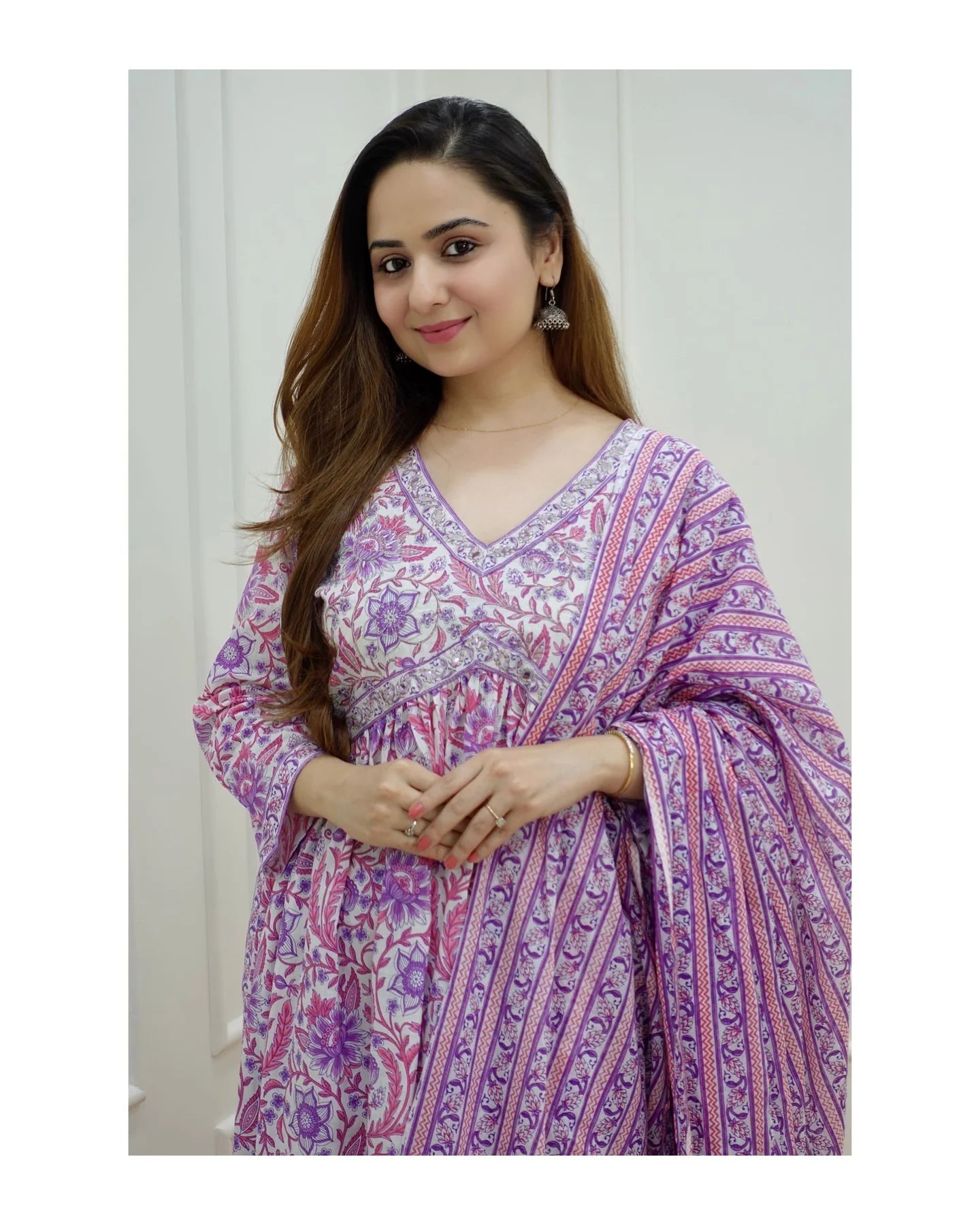Women White Printed Viscose Rayon Kurta And Pant Set
