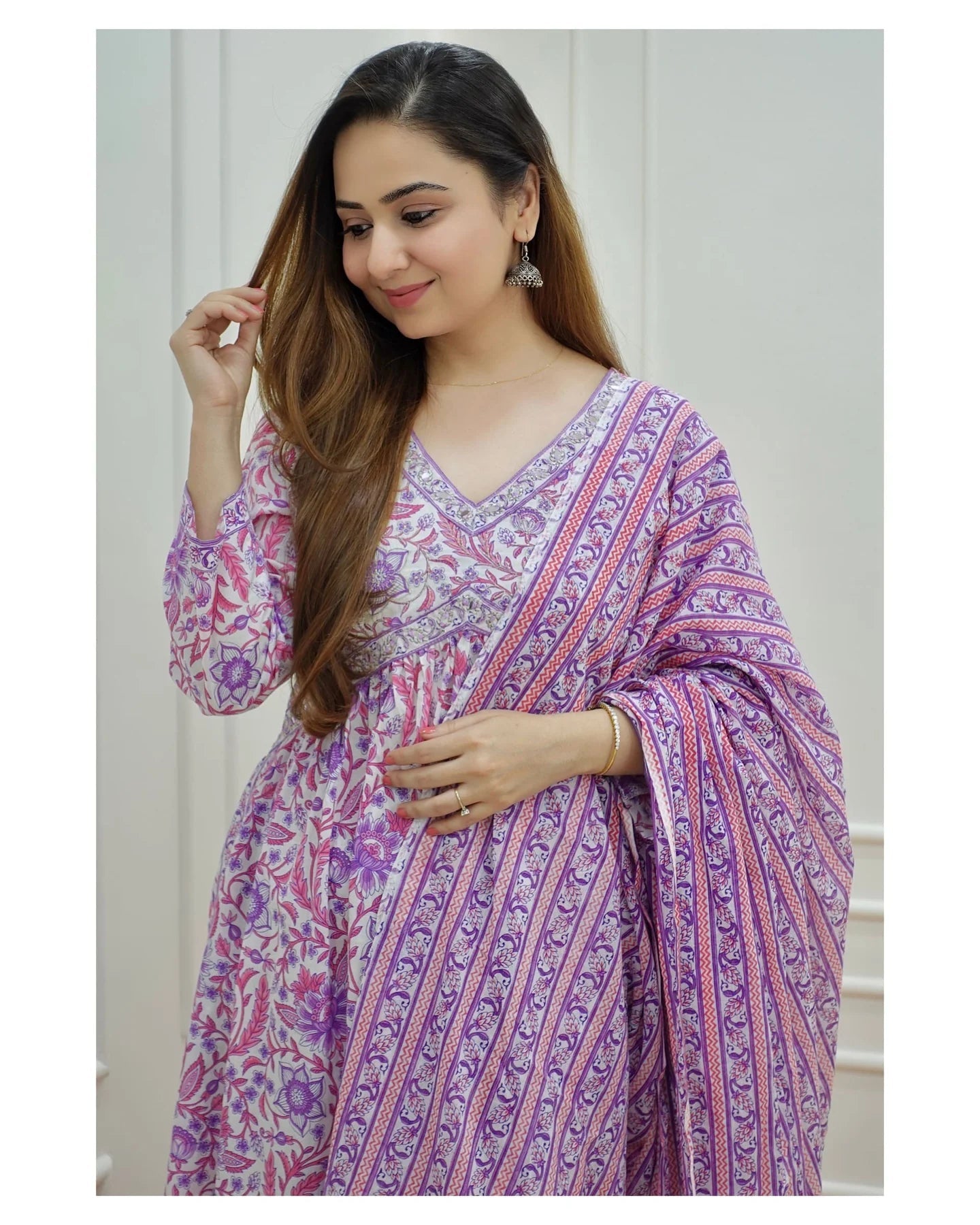 Women White Printed Viscose Rayon Kurta And Pant Set