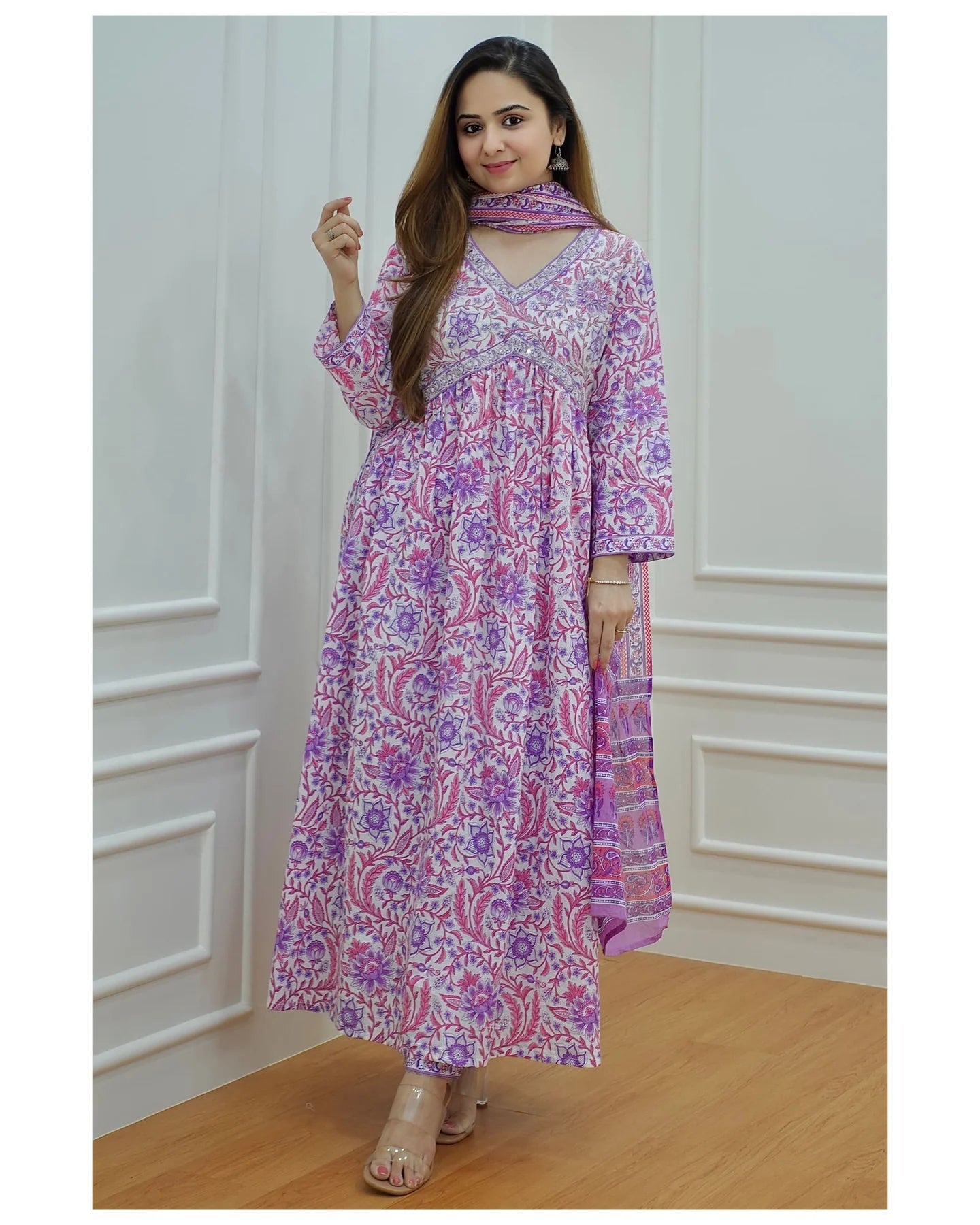 Women White Printed Viscose Rayon Kurta And Pant Set