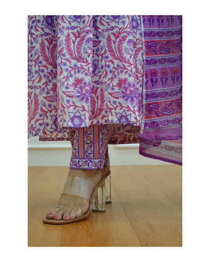 Women White Printed Viscose Rayon Kurta And Pant Set
