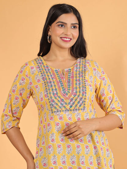 Women's Cotton Yellow Straight Kurta