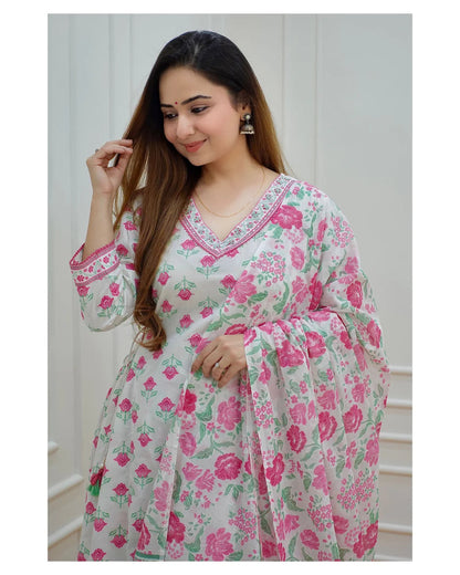 Women Dark Green Printed Viscose Rayon Kurta, Pant And Dupatta Set