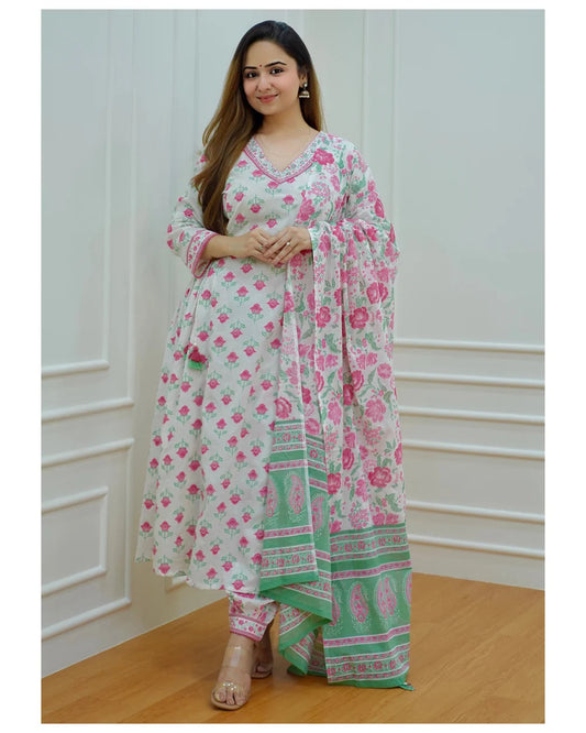 Women Dark Green Printed Viscose Rayon Kurta, Pant And Dupatta Set