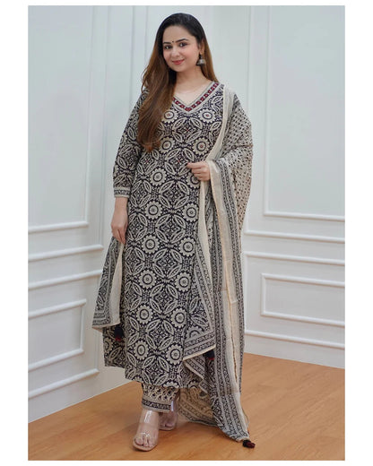 Women White Printed Pure Cotton Kurta, Pant And Dupatta Set