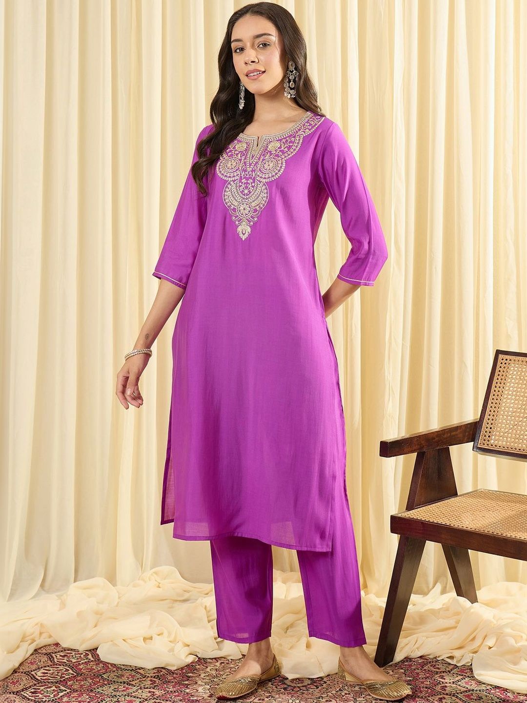 Women Ethnic Motifs Embroidered Regular Thread Work Kurta with Trousers