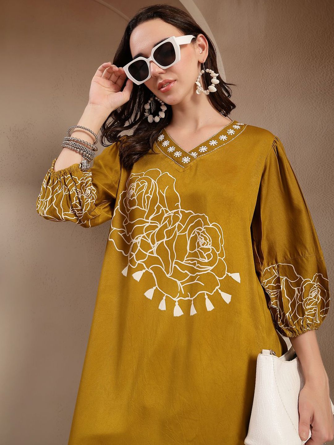 Dhiyona SN Women's Floral Printed V-Neck A-Line Kurta With Palazzos