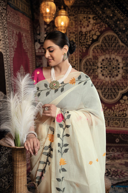 Dhiyona GR Women's Daisy White Muslin Cotton Jamdani Saree With Contrast Blouse