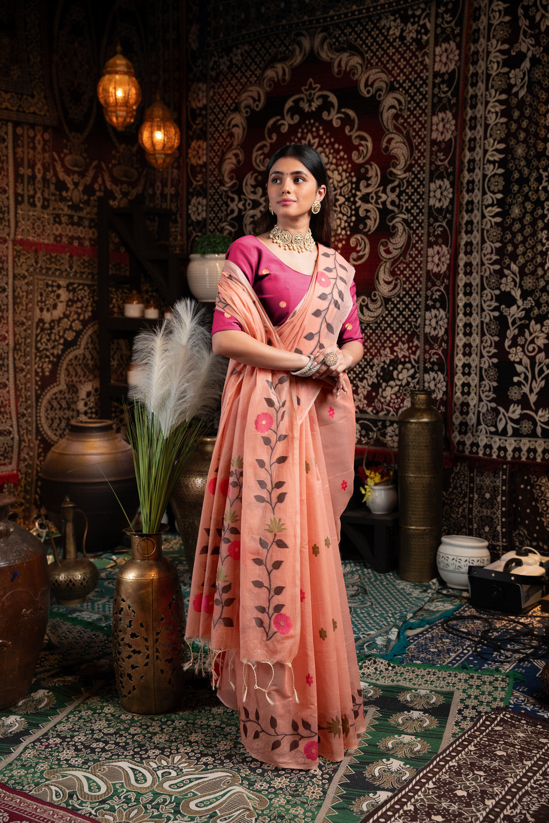 Dhiyona GR Women's Daisy Pink Muslin Cotton Jamdani Saree With Contrast Blouse