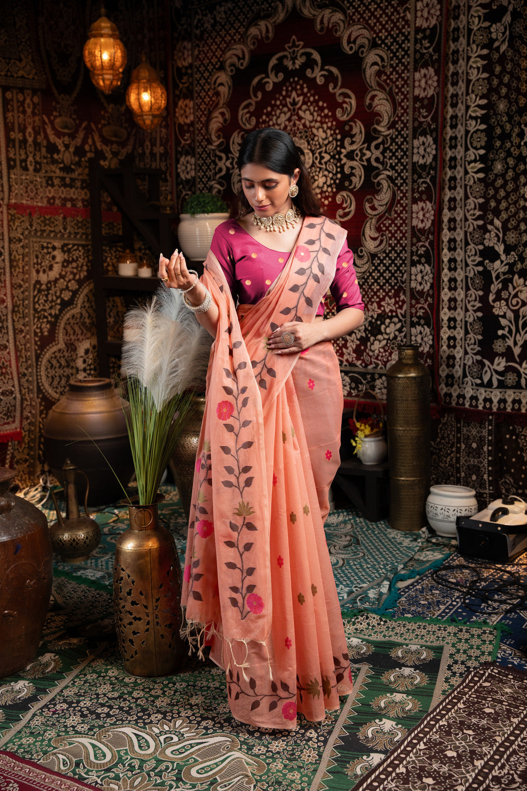 Dhiyona GR Women's Daisy Pink Muslin Cotton Jamdani Saree With Contrast Blouse