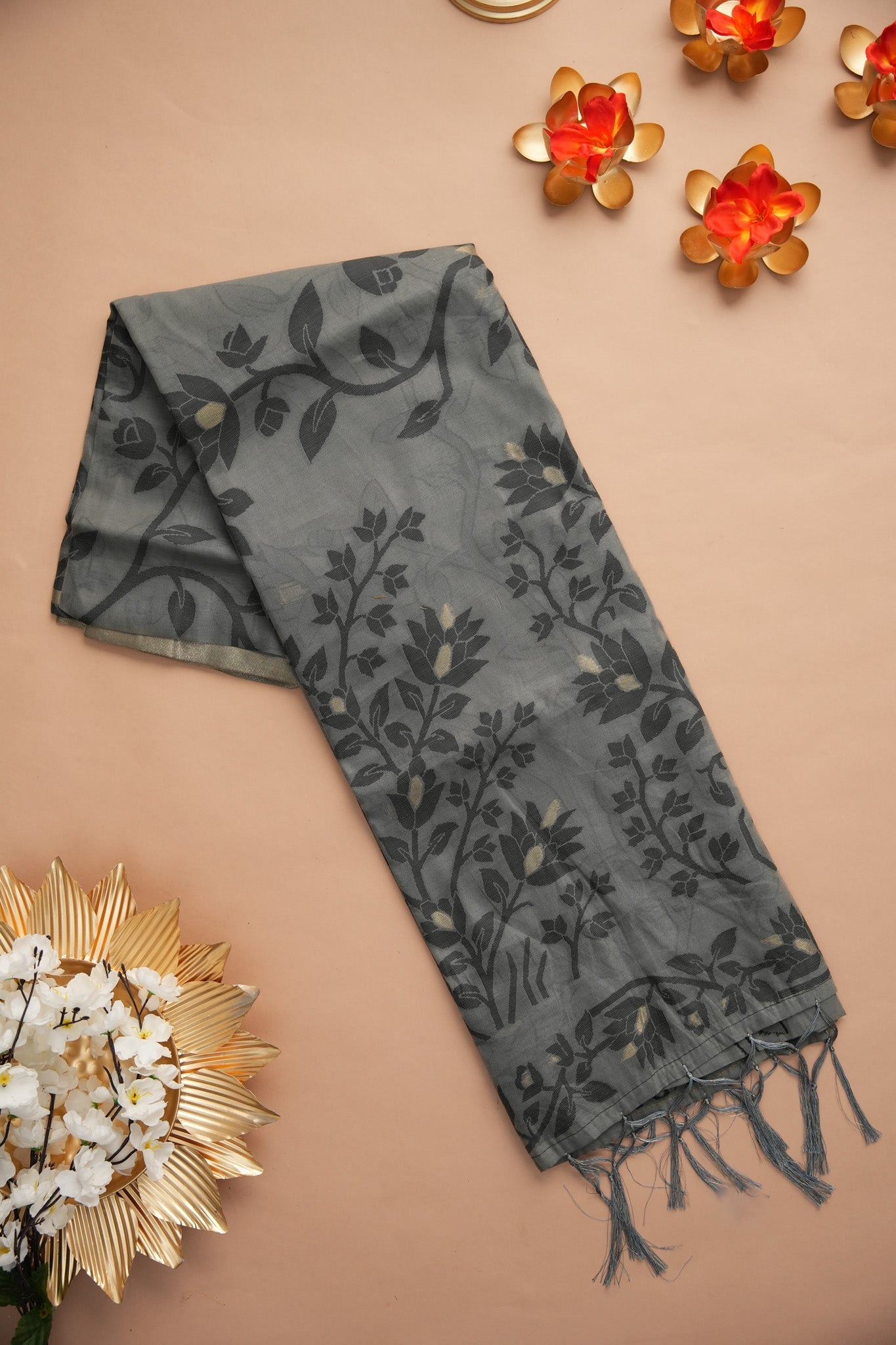 Dhiyona GR Women's Trisha Black & Grey Soft Cotton Jamdani Saree