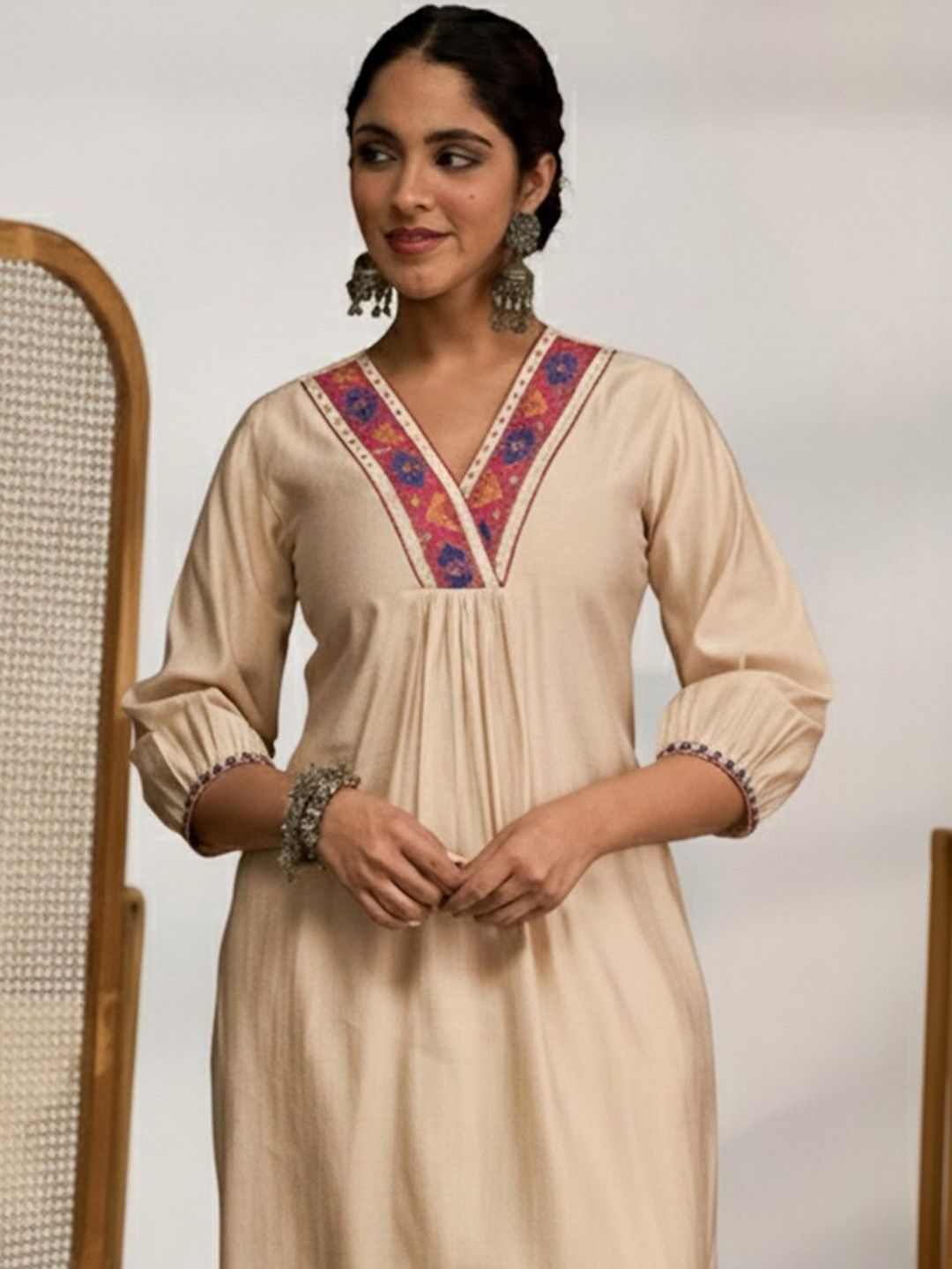 Women Ethnic Motifs Embroidered Regular Thread Work Liva Kurta with Trousers