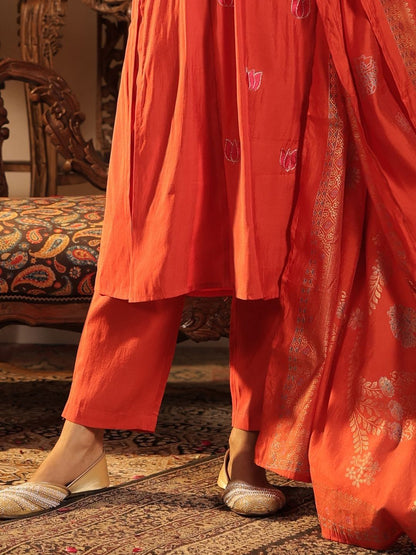 Women Ethnic Motifs Printed Kurta with Trouser