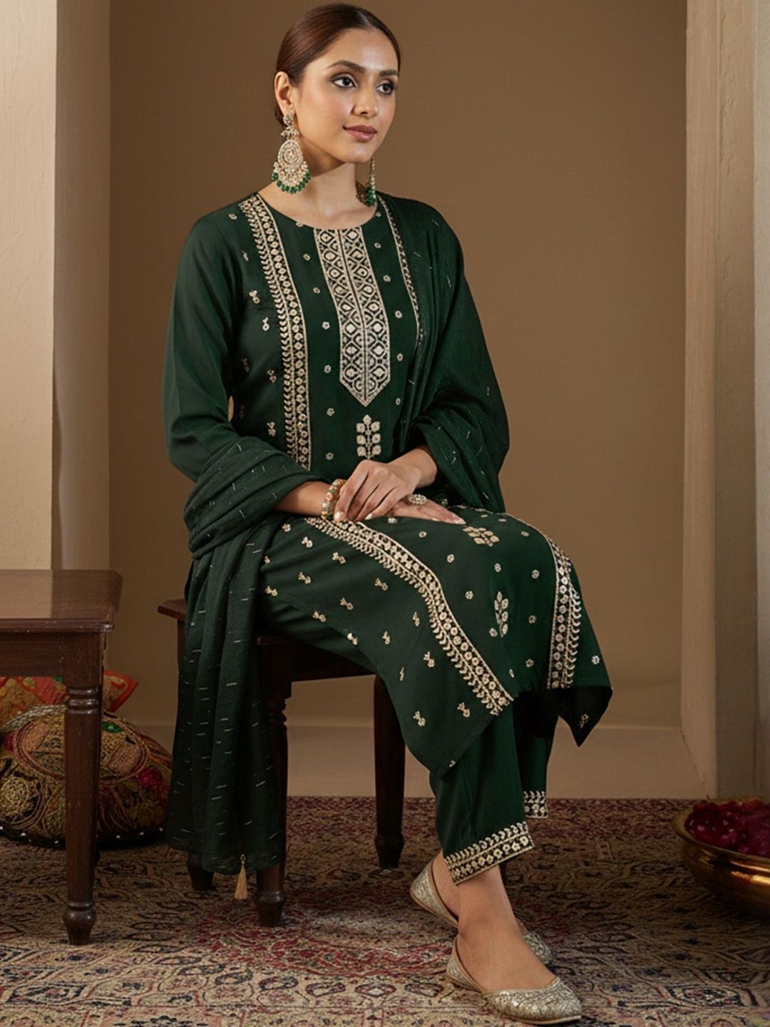 Ethnic Motifs Embroidered Round Neck Thread Work Kurta With Trousers & Dupatta