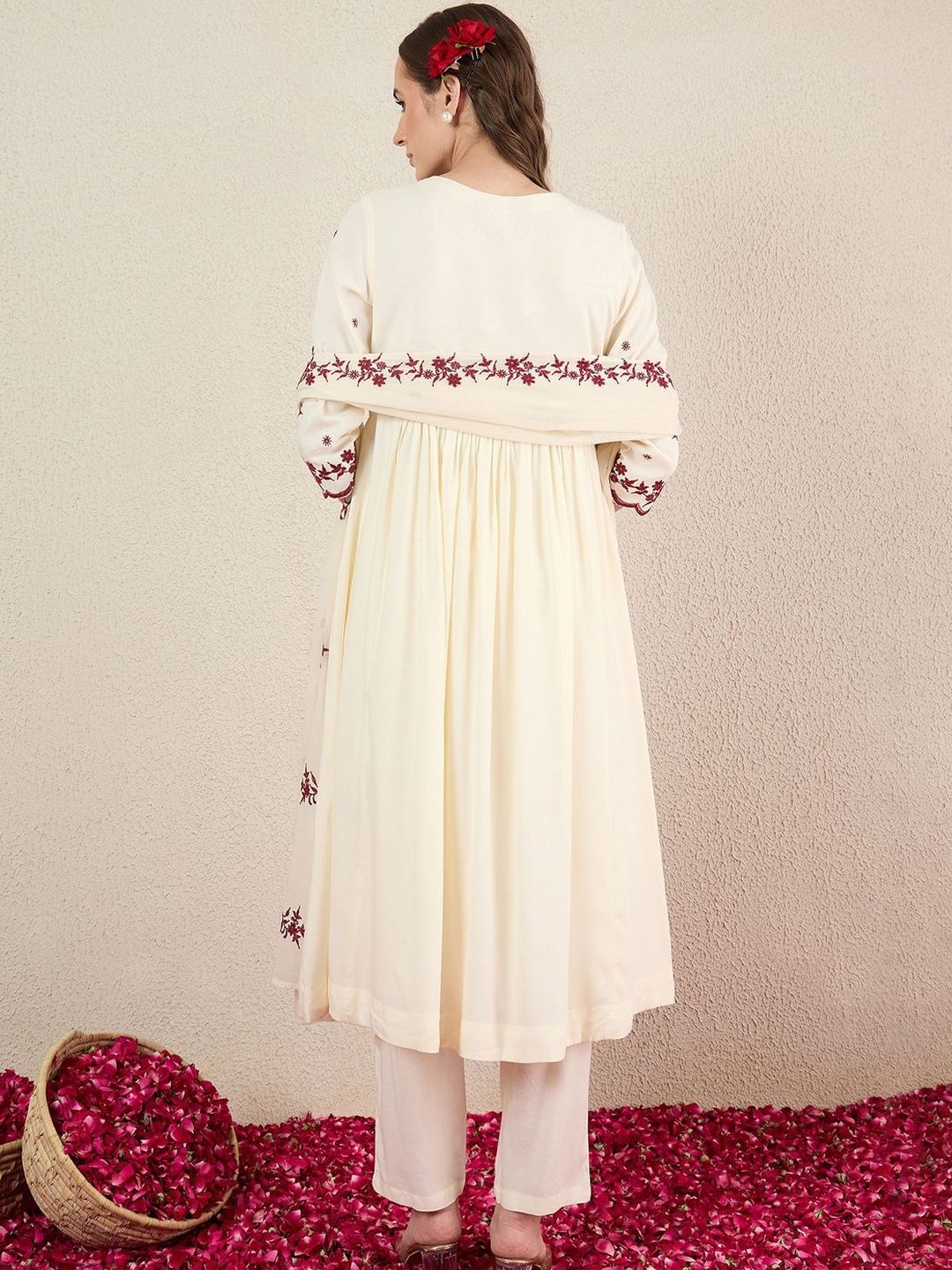 Women Ethnic Motifs Embroidered Empire Thread Work Kurta with Trousers & With Dupatta