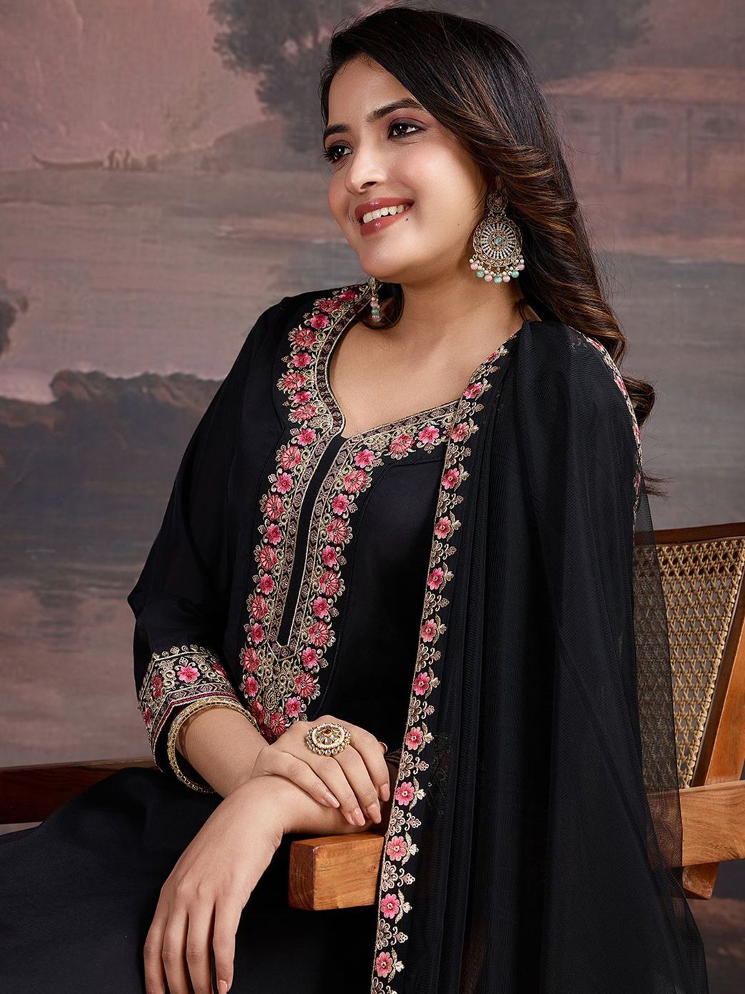 Dhiyona PD Women Floral Embroidered Thread Work Straight Kurta With Trousers & Dupatta